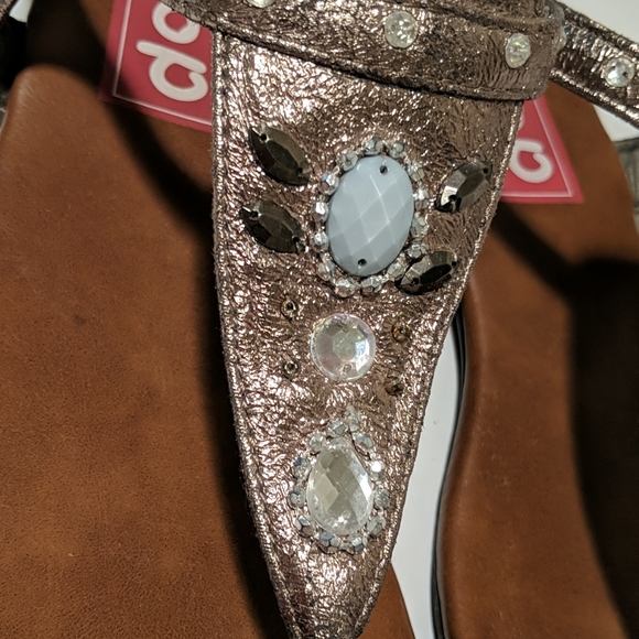 Sandals - Picture 2 of 3